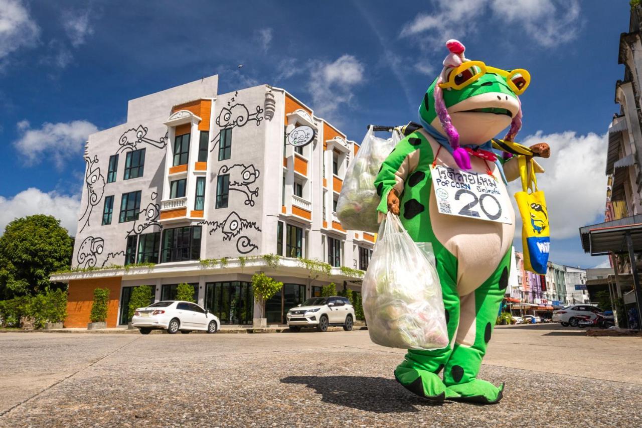 Chamemon Bed Phuket Town Hotel Exterior photo