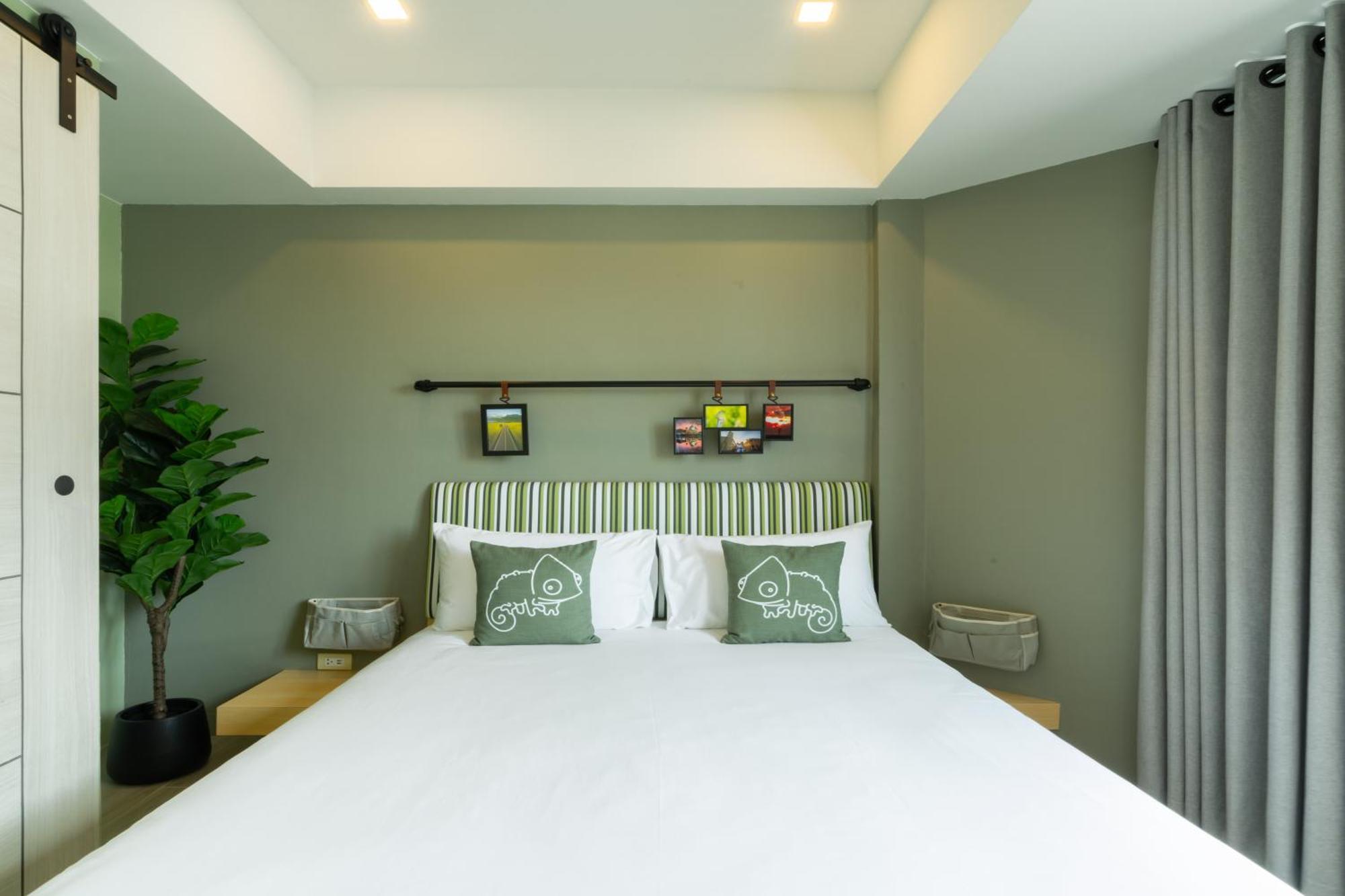 Chamemon Bed Phuket Town Hotel Exterior photo