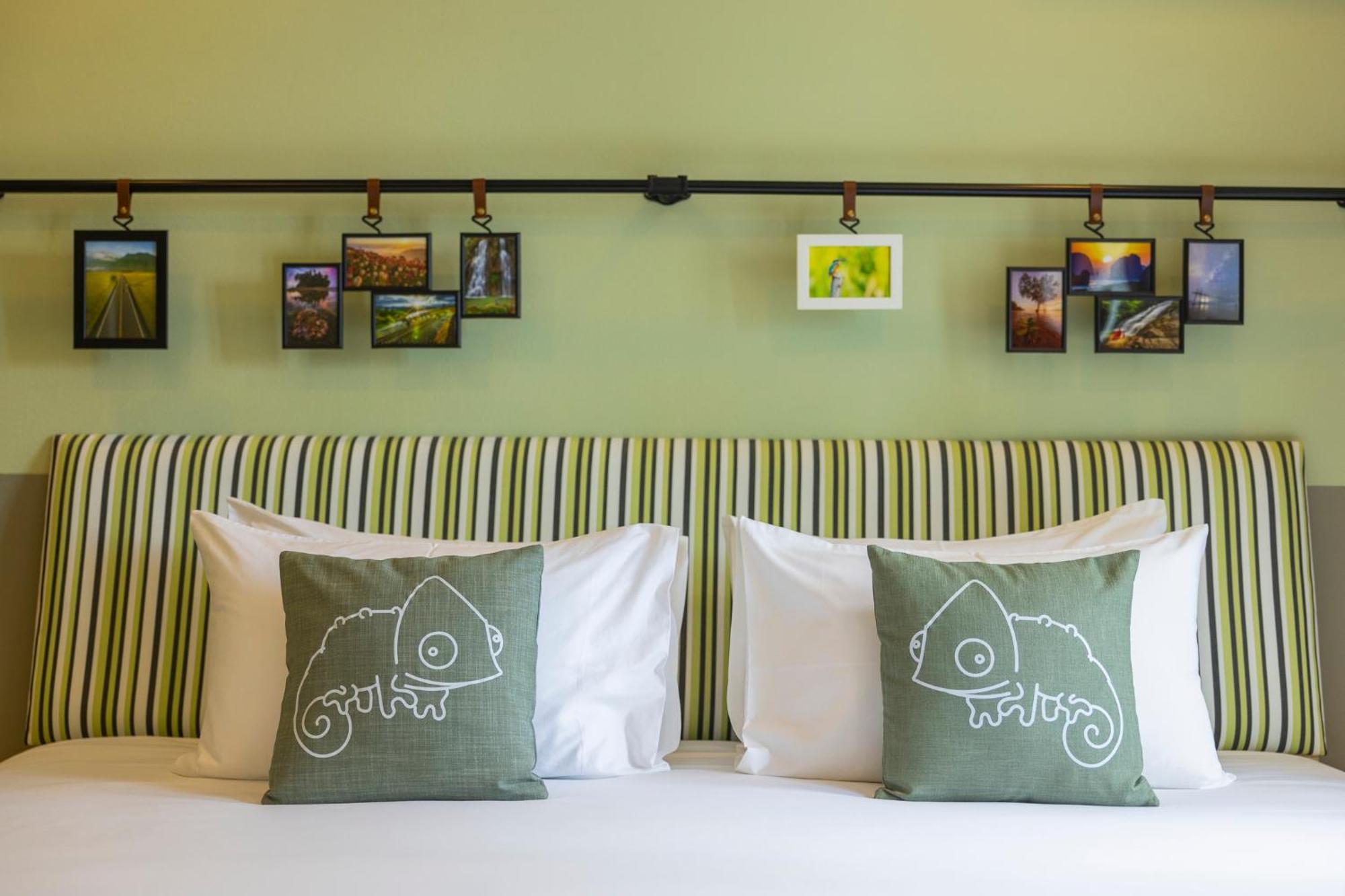 Chamemon Bed Phuket Town Hotel Exterior photo